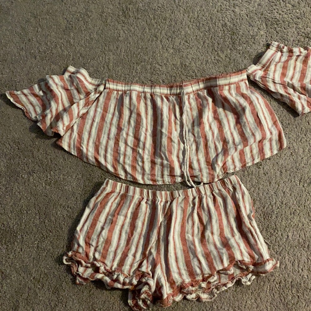 2 pice striped short set